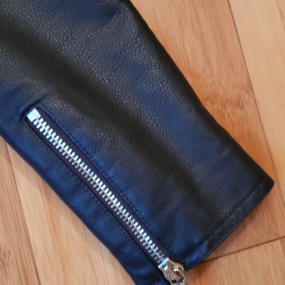 Motorcycle jacket - Picture 3 of 14